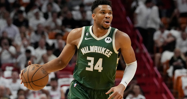 The Best Milwaukee Bucks Players With Retired Numbers, Ranked By Fans