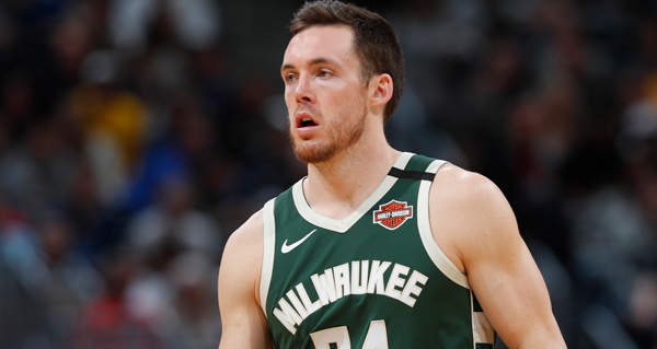 Pat Connaughton exercises $5.7M option to stay with Bucks