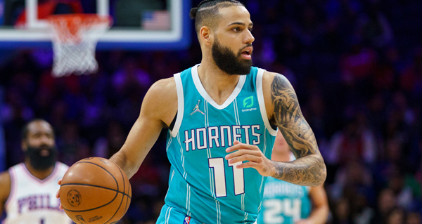 Cody Martin Out At Least 4 Weeks Following Knee Surgery